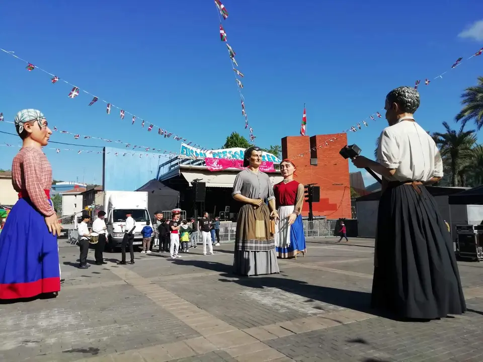 Gigantes fiestas Ortuella