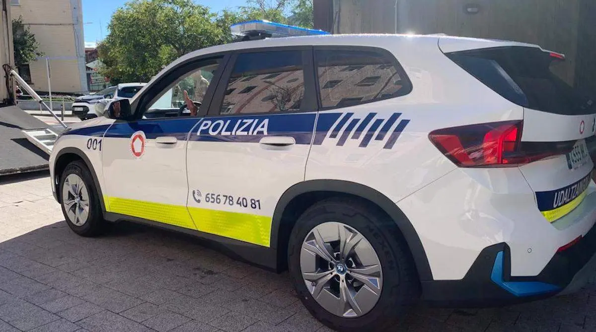 vehículo-eléctrico-policía-ortuella