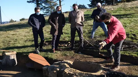 La réplica se ha fijado en el entorno de la Ekoetxea Meatzaldea-Peñas Negras
