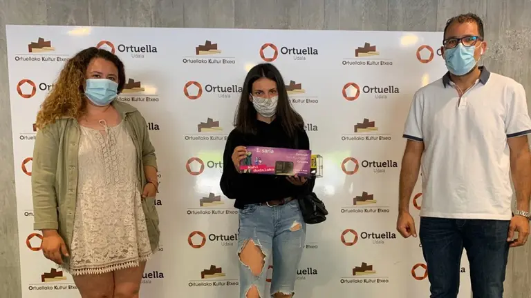 Momento de la entrega del premio